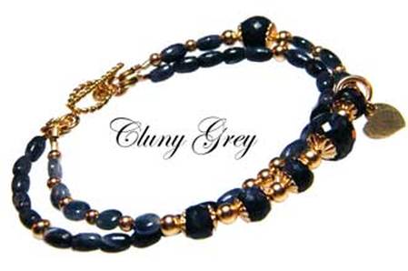 Sapphires bracelet with gold.